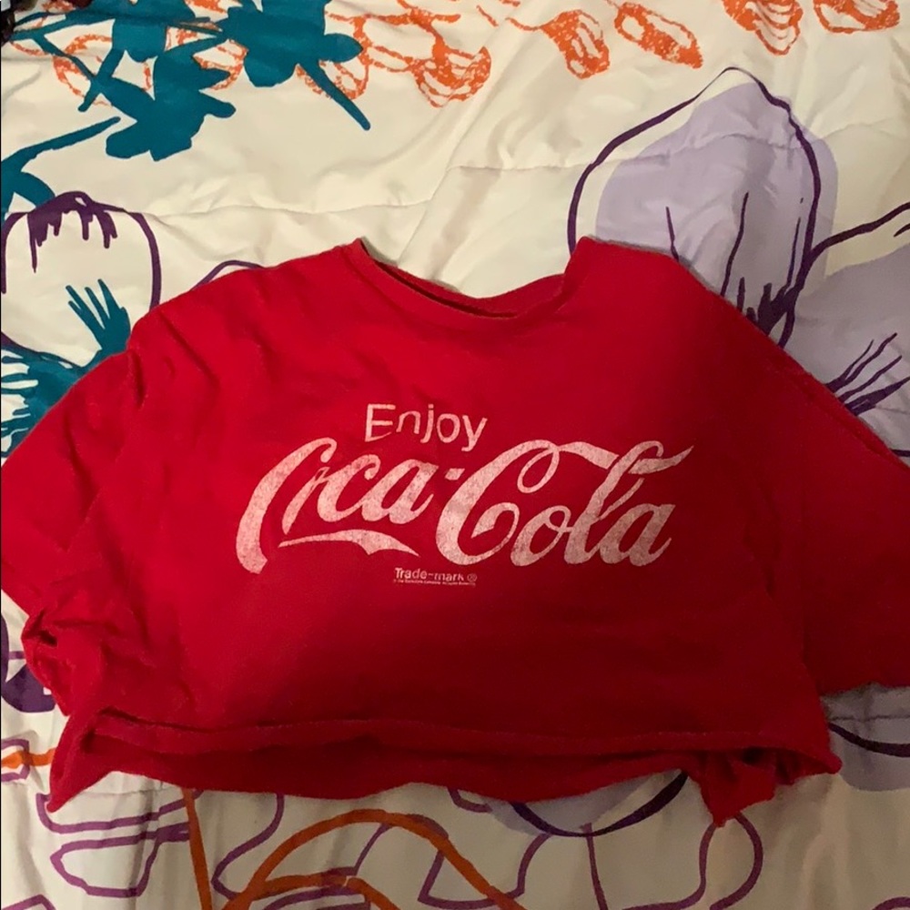 urban outfitters cropped coca-cola tee
